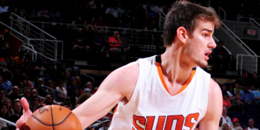 Hezonjin “brat po poziciji na ljestvici” je hrvatski košarkaš u dresu Phoenix Sunsa Dragan Bender. Što su New York Knicksi na Istoku, to su Sunsi na Zapadu. jednostavno – zadnji. Hezonjin “brat po poziciji na ljestvici” je hrvatski košarkaš u dresu Phoenix Sunsa Dragan Bender. Što su New York Knicksi na Istoku, to su Sunsi na Zapadu. jednostavno – zadnji.