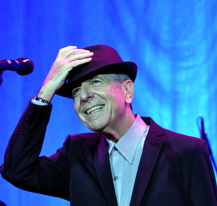 Zagreb, 250710.
Velicanstveni koncert legendarnog kanadskog kantautora Leonarda Cohena u prepunoj zagrebackoj Areni .
Foto : Jadran Babic / CROPIX