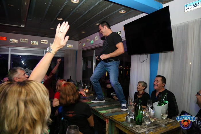 Songbusters i Elena Stella @ Famous Beach Bar & Grill Songbusters i Elena Stella @ Famous Beach Bar & Grill