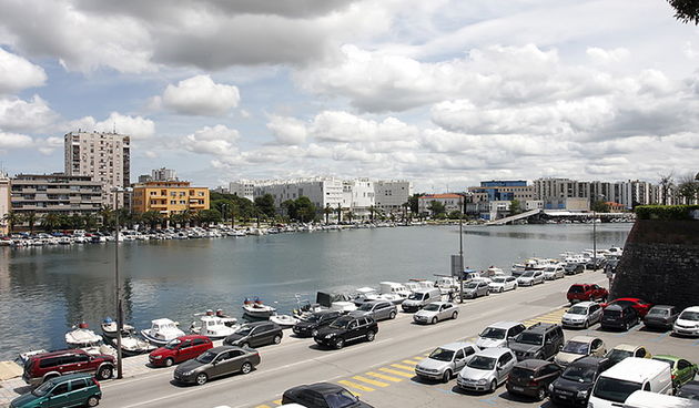 Đir po gradu 22. svibnja 2013, Obala kralja Tomislava; Luka/parkiraliste/promet. Foto: Čedo Kaica