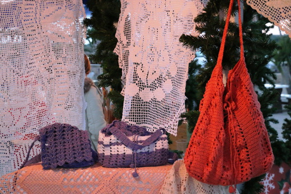 Paljenjem prve adventske svijeće i prigodnim zabavnim programom započela manifestacija Advent na otoku Viru