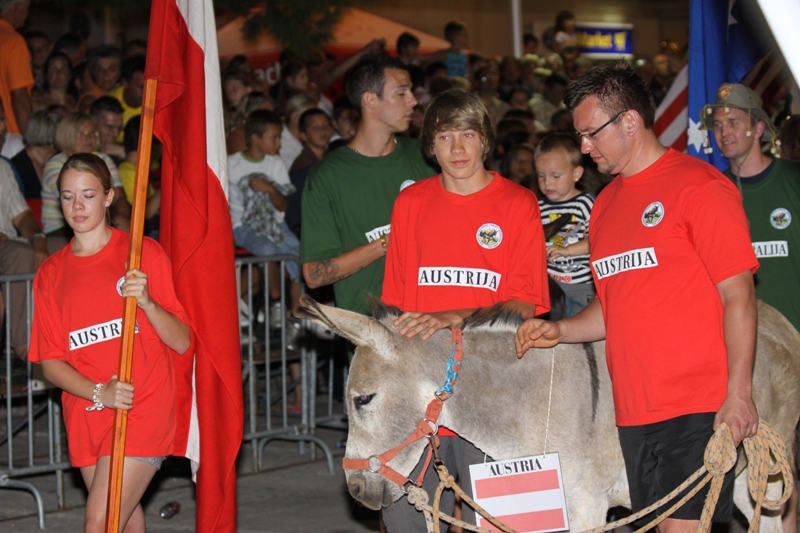 Tisno: 6. Međunarona “Trka tovarov”, Foto: Edin Kadić Tisno: 6. Međunarona “Trka tovarov”, Foto: Edin Kadić