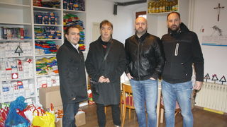 Zadarski sportaši i sportski novinari velikog srca napunili Socijalnu samoposlugu Zadarski sportaši i sportski novinari velikog srca napunili Socijalnu samoposlugu