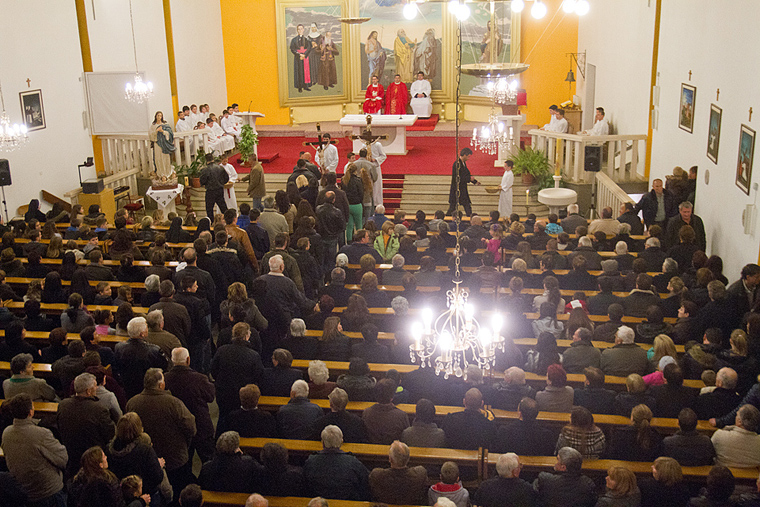 Sinoć je u Bibinjama na jedinstveni način obilježen Velik petak, foto: Leo Banić Sinoć je u Bibinjama na jedinstveni način obilježen Velik petak, foto: Leo Banić