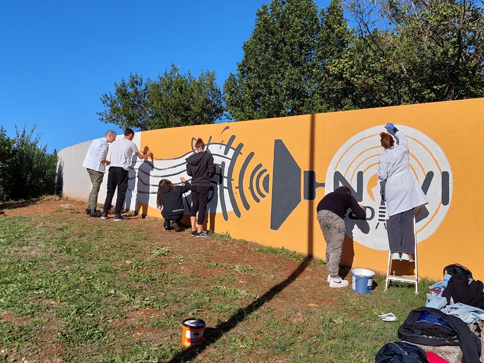 Učenici Škole primijenjene umjetnosti i dizajna oslikavaju još jedan zid na Višnjiku