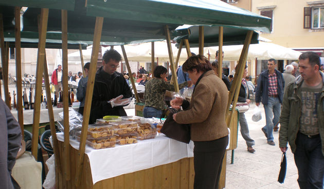 “Dani sunca” na Narodnom trgu, 23. travnja 2010. (Foto: V. Pletikosić)