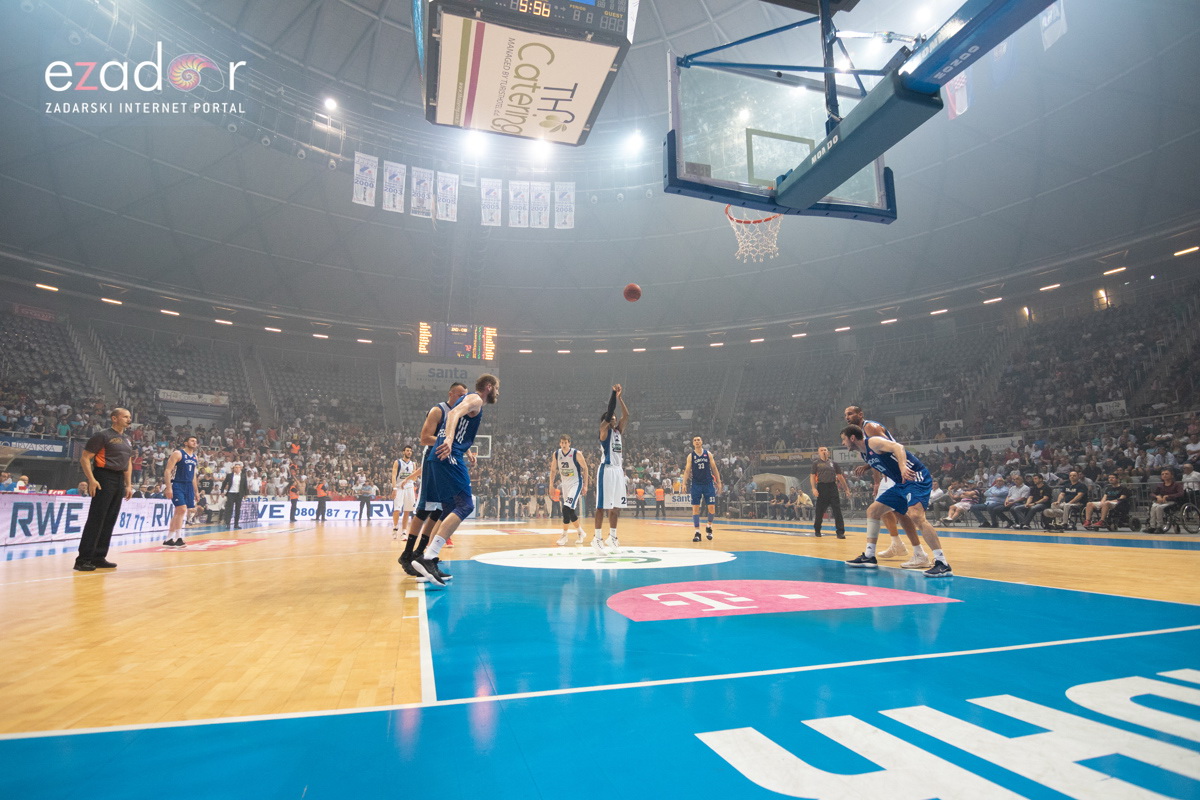 Polufinale doigravanja HT Premijer lige, 1. utakmica: KK Zadar – KK Cibona 89-78