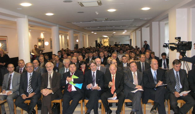 -PAG-261007
Detalj sa dvanaestog susreta ribara Hrvatske koji je odrzan  na Pagu
Foto: Josip Portada
-reg-