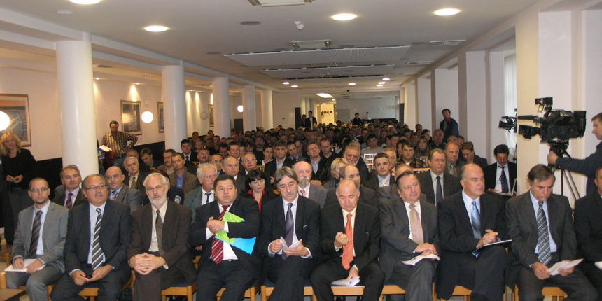 -PAG-261007
Detalj sa dvanaestog susreta ribara Hrvatske koji je odrzan na Pagu
Foto: Josip Portada
-reg- -PAG-261007
Detalj sa dvanaestog susreta ribara Hrvatske koji je odrzan na Pagu
Foto: Josip Portada
-reg-