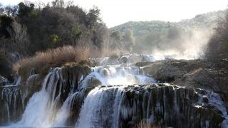 Ledena zimska idila na slapovima Krke Ledena zimska idila na slapovima Krke