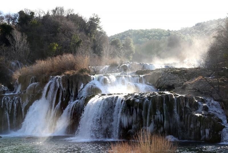 Ledena zimska idila na slapovima Krke Ledena zimska idila na slapovima Krke