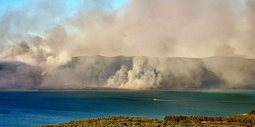 Požar u Parku prirode Vransko jezero i naselju Radašinovci još hara