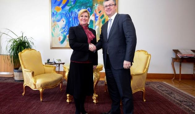 Predsjednica Kolinda Grabar Kitarovic sastala se s premijerom Tihomir Oreskovicem u uredu predsjednice