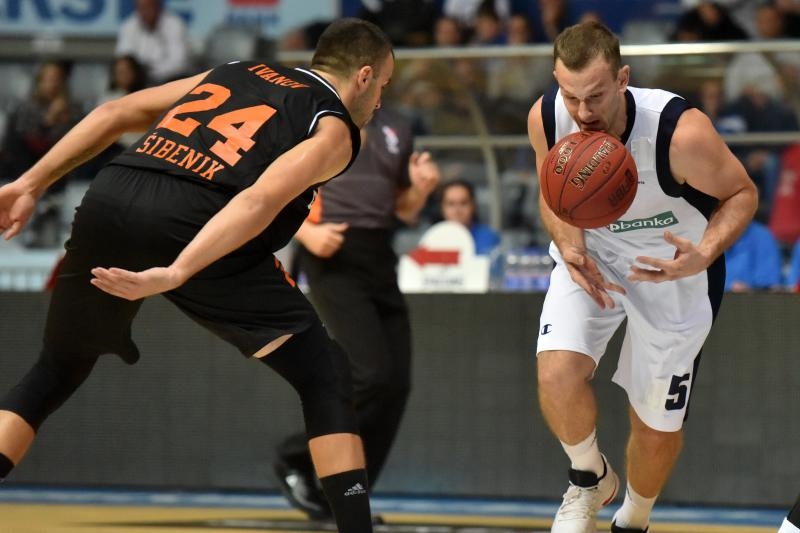 Dvorana Krešimir Ćosić, Zadar – 2. kolo A-1 muške lige, KK Zadar – GKK Šibenik 80-76. Photo: Dino Stanin/PIXSELL Dvorana Krešimir Ćosić, Zadar – 2. kolo A-1 muške lige, KK Zadar – GKK Šibenik 80-76. Photo: Dino Stanin/PIXSELL