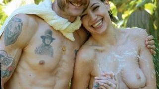 S naslovnice novog Pirellijevog kalendara gleda vas 11 golih ljepotica (Index.hr)