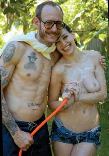 S naslovnice novog Pirellijevog kalendara gleda vas 11 golih ljepotica (Index.hr)