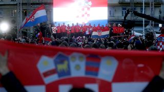 Zlatne tenisače na Trgu bana Josipa Jelačića dočekale tisuće navijača Zlatne tenisače na Trgu bana Josipa Jelačića dočekale tisuće navijača