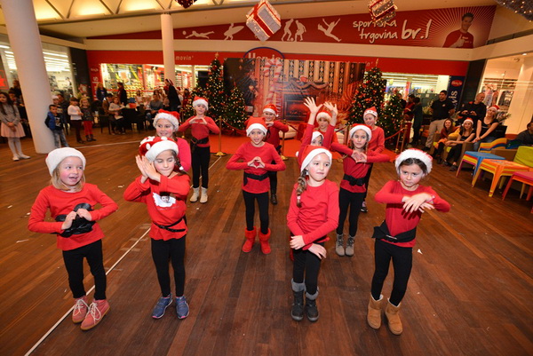 Sveti Nikola u Supernova centru 6. prosinca 2016.  Foto: Iva Perinčić