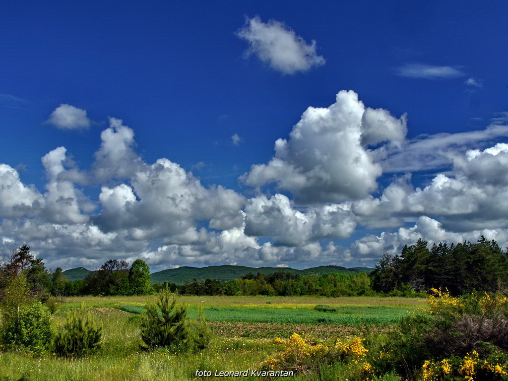 Zaigrani oblaci nad Likom