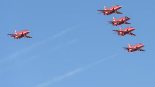 Akrobatska grupa Red Arrows u posjetu Krilima Oluje u Zemuniku