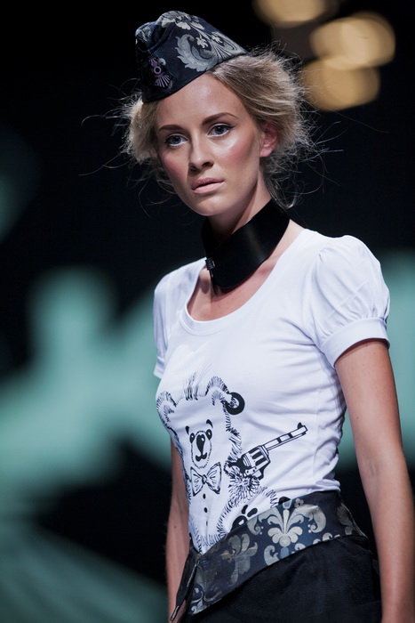 Zagreb, 201012.
U shopping centru Westgate od 18.-20.10. odrzava se modna revija Cro A Porter.
Na fotografiji: revija, Lokomotiva by Lana i Luka.
Foto: Neja Markicevic / CROPIX