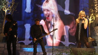 Zadar, 131110.
Dvorana Kresimira Cosica.
Festival zabavne glazbe Zadar 2010. Druga vecer.
Na fotografiji: nastup Teska industrija
Foto: Vladimir Ivanov / Cropix Zadar, 131110.
Dvorana Kresimira Cosica.
Festival zabavne glazbe Zadar 2010. Druga vecer.
Na fotografiji: nastup Teska industrija
Foto: Vladimir Ivanov / Cropix