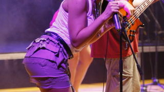 Split, 200810.
Koncert “Funk on the beach” u cast preminulog Dina Dvornika odrzan je na plazi Bacvice u organizaciji Deana Dvornika. Koncert je kasnio dva sata, dok je vise od 6 tisuca poklonika Dina Dvornika cekalo pocetak.
Na fotografiji: Zanamari Lalic Split, 200810.
Koncert “Funk on the beach” u cast preminulog Dina Dvornika odrzan je na plazi Bacvice u organizaciji Deana Dvornika. Koncert je kasnio dva sata, dok je vise od 6 tisuca poklonika Dina Dvornika cekalo pocetak.
Na fotografiji: Zanamari Lalic