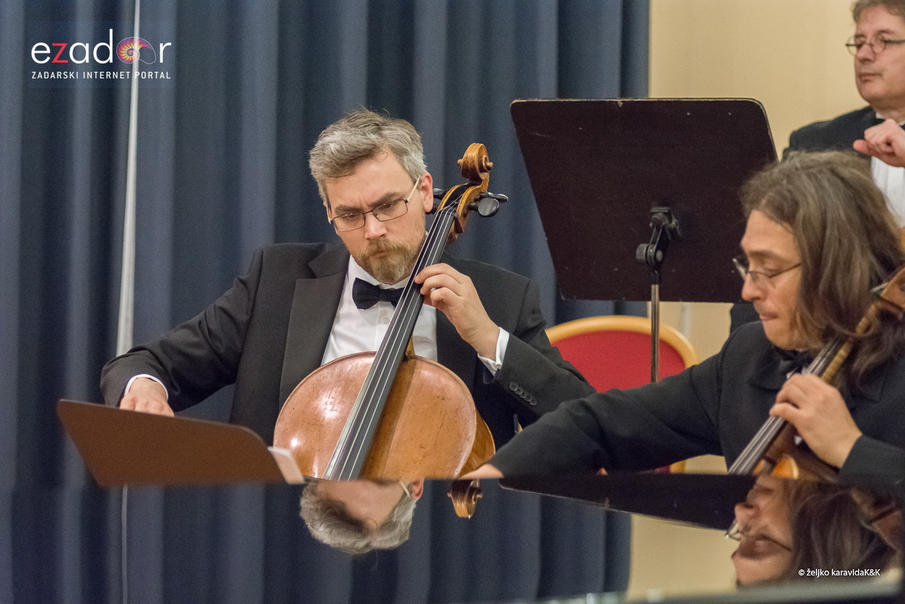 “Glazbena fantazija” Zadarskog komornog orkestra u Svečanoj dvorani Sveučilišta u Zadru. Solist Berislav Šipuš na klaviru, pod ravnanjem maestra Pavla Dešpalja “Glazbena fantazija” Zadarskog komornog orkestra u Svečanoj dvorani Sveučilišta u Zadru. Solist Berislav Šipuš na klaviru, pod ravnanjem maestra Pavla Dešpalja