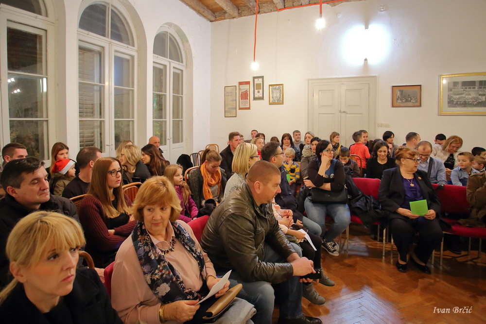 Božićni koncert male škole glazbe “Arete” Božićni koncert male škole glazbe “Arete”
