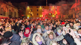 Doček 2017: Najluđa noć na zadarskom Poluotoku privukla više tisuća Zadrana i gostiju Doček 2017: Najluđa noć na zadarskom Poluotoku privukla više tisuća Zadrana i gostiju