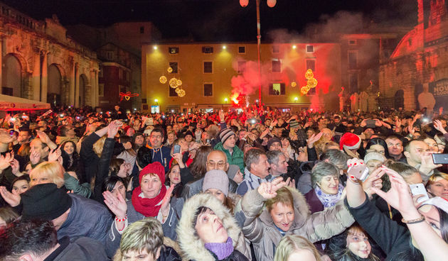 Doček 2017: Najluđa noć na zadarskom Poluotoku privukla više tisuća Zadrana i gostiju