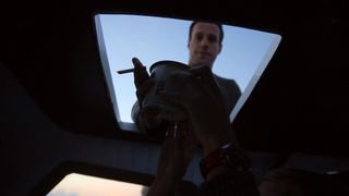 22.12.2013., Zadar – Neobicno toplo vrijeme za prve dane zime dodatni je poticaj za otisnuti se na more i uloviti koju lignju za Badnju vecer. Iako zbog oseke gotovo da nisu mogli isploviti, dva Privlacanca na nedjeljno poslijepodne udaljila su se od ob