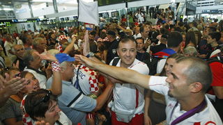 Zagreb, 130812.
Pleso.
Povratak Hrvatske olimpijske delegacije u Zagreb sa Olimpijskih igara u Londonu.
Na fotografiji: Slavko Goluza.
Foto: Goran Mehkek / CROPIX Zagreb, 130812.
Pleso.
Povratak Hrvatske olimpijske delegacije u Zagreb sa Olimpijskih igara u Londonu.
Na fotografiji: Slavko Goluza.
Foto: Goran Mehkek / CROPIX