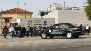 03.04.2014., Zadar – U Solarnom centru na Putu Murvice prezentirano je vozilo koje pokrece iskljucivo elektricna energija. Automobil su u cetiri mjeseca rada napravili ucenici Strukovne skole Vice Vlatkovica Valentino Raspovic, Andjelo Pastuovic i Toni 03.04.2014., Zadar – U Solarnom centru na Putu Murvice prezentirano je vozilo koje pokrece iskljucivo elektricna energija. Automobil su u cetiri mjeseca rada napravili ucenici Strukovne skole Vice Vlatkovica Valentino Raspovic, Andjelo Pastuovic i Toni