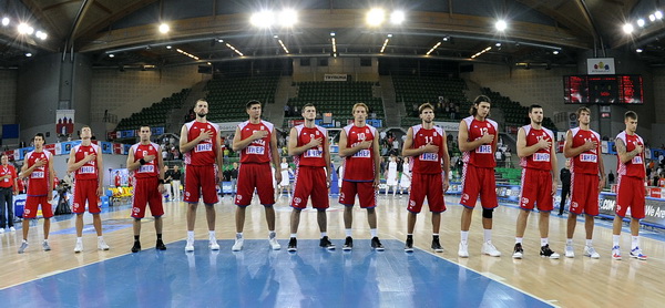 Bydgoszcz, 150909.
Dvorana Sport Arena Luczniczka.
Europsko prvenstvo u kosarci u Poljskoj, drugi krug natjecanja po skupinama 3. kolo grupe E, utakmica izmedju Hrvatske i Njemacke odlucujuca za ulazak u cetvrtfinale.
Na slici: Hrvatska momcad.
Foto: Drag