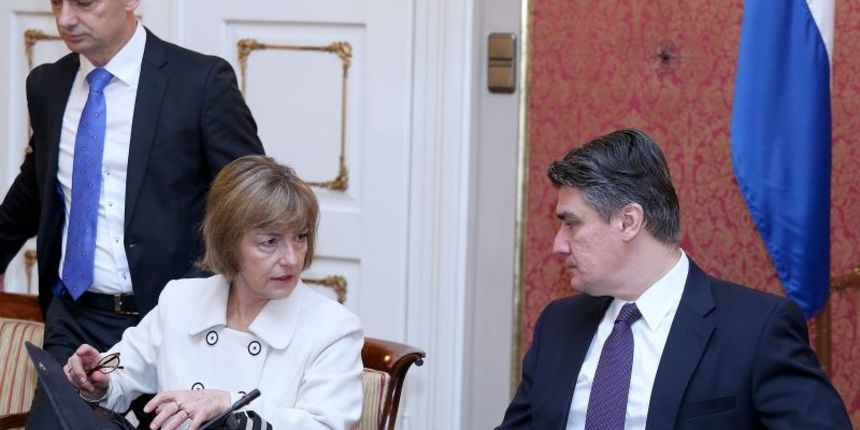 Zagreb – U Banskim dvorima odrzana redovita sjednica Vlade RH. Branko Grcic , Vesna Pusic , Zoran Milanovic. Photo: Patrik Macek/PIXSELL Zagreb – U Banskim dvorima odrzana redovita sjednica Vlade RH. Branko Grcic , Vesna Pusic , Zoran Milanovic. Photo: Patrik Macek/PIXSELL