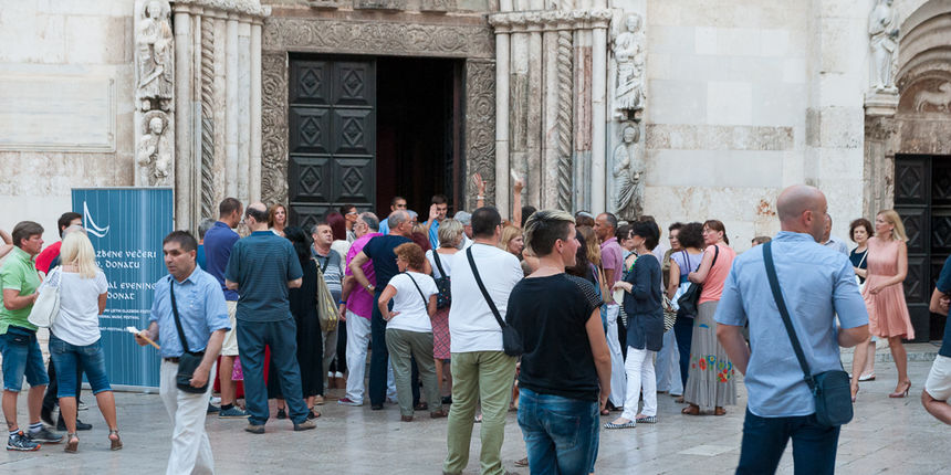 55. Glazbene večeri u Sv. Donatu: Koncert Zadarskog komornog orkestra i Romana Simovića, foto: Željko Karavida 55. Glazbene večeri u Sv. Donatu: Koncert Zadarskog komornog orkestra i Romana Simovića, foto: Željko Karavida