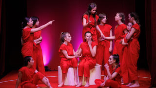 Igrajmo se: Zabranjeno mlađima od 15 strana A