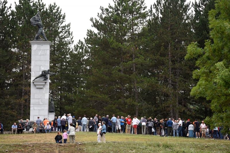 Srb: Polaganjem vijenaca obilježena obljetnica Dana ustanka naroda Like, Photo: Dino Stanin/PIXSELL