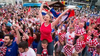 Hrvatski navijači okupirali Lens uoči utakmice s Portugalom, Photo: PIXSELL Hrvatski navijači okupirali Lens uoči utakmice s Portugalom, Photo: PIXSELL