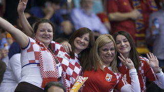 Zaragoza, Spanjolska, 230113.
Gradska dvorana Principe Felipe.
Svjetsko prvenstvo u rukometu za muskarce Spanjolska 2013.
Utakmica cetvrtfinala izmedju reprezentacija Hrvatske i Francuske.
Na fotografiji: hrvatski navijaci.
Foto: Ante Cizmic / CROPIX Zaragoza, Spanjolska, 230113.
Gradska dvorana Principe Felipe.
Svjetsko prvenstvo u rukometu za muskarce Spanjolska 2013.
Utakmica cetvrtfinala izmedju reprezentacija Hrvatske i Francuske.
Na fotografiji: hrvatski navijaci.
Foto: Ante Cizmic / CROPIX