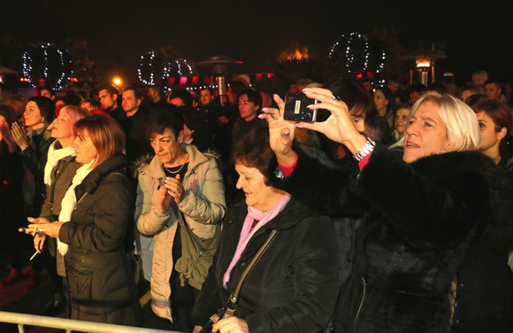Vir: Božićna fešta uz Dražena Zečića Zeku Vir: Božićna fešta uz Dražena Zečića Zeku