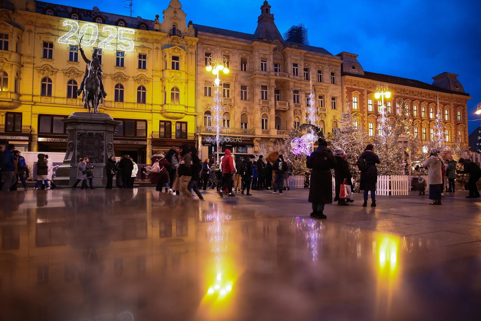 Zagrebački Advent na Trgu bana Jelačića
