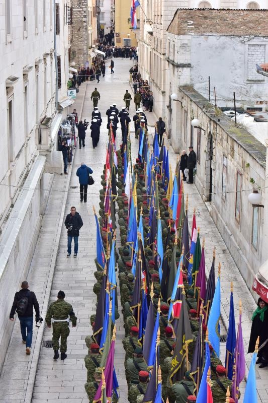 Svecanim postrojavanjem i mimohodom kroz grad postrojbi sudionica obiljezena je 22. obljetnica vojno-redarstvene akcije Maslenica. Photo: Dino Stanin/PIXSELL Svecanim postrojavanjem i mimohodom kroz grad postrojbi sudionica obiljezena je 22. obljetnica vojno-redarstvene akcije Maslenica. Photo: Dino Stanin/PIXSELL