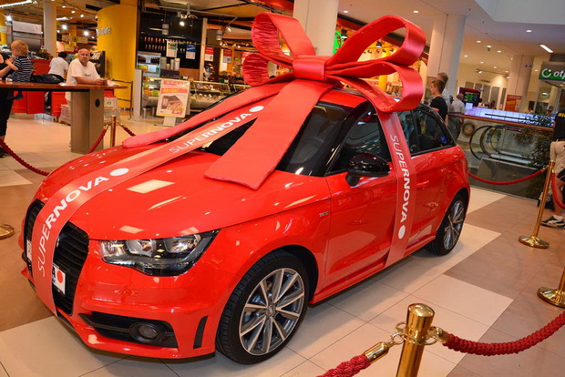 Supernova: Adio školo uz uručenje nagradnog automobila Audi A 1 i velike donacije u visini 50.000 kn HCK-u Supernova: Adio školo uz uručenje nagradnog automobila Audi A 1 i velike donacije u visini 50.000 kn HCK-u