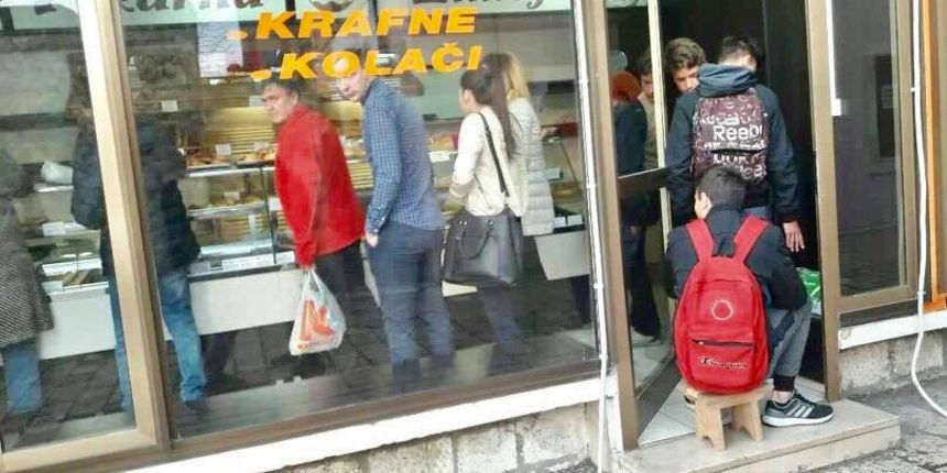 Dnevna doza prosječnog Dalmatinca: Ovako se čeka red