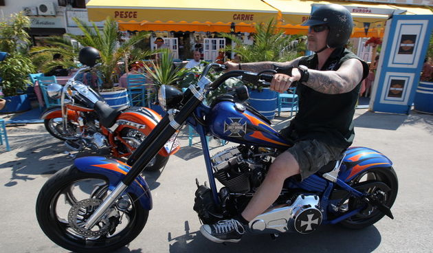 Zadar, 260511.
U Biogradu je poceo susret ljubitelja  Harley Davidson motora   koji ce se odrzati izmedu 26. i 29. svibnja 
Na slici : bikeri u Biogradu
Foto : Vladimir Ivanov / CROPIX