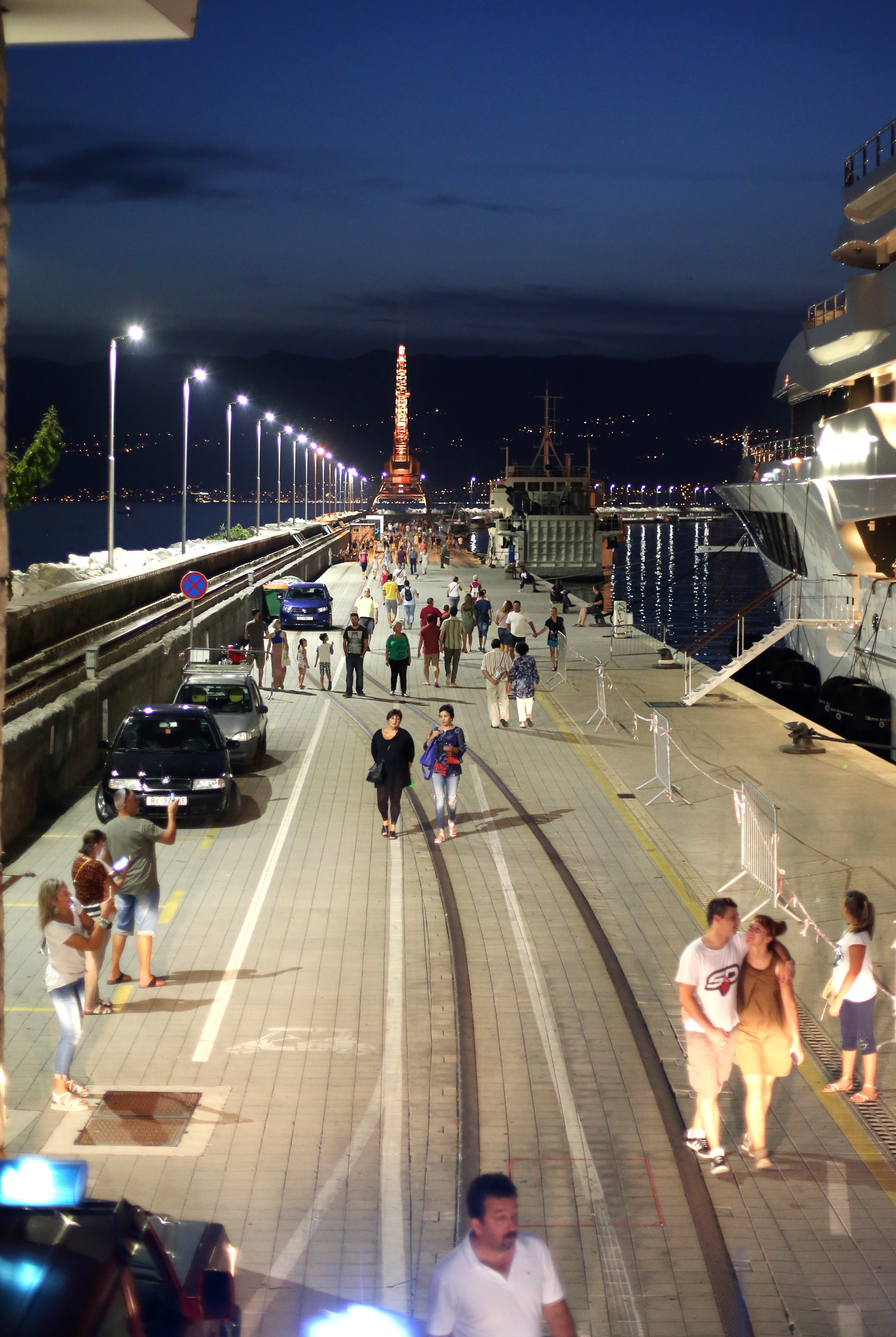 Rijeka: građani i vatrogasci odali počast vatrogascima stradalim prije 10 godina na Kornatima Rijeka: građani i vatrogasci odali počast vatrogascima stradalim prije 10 godina na Kornatima