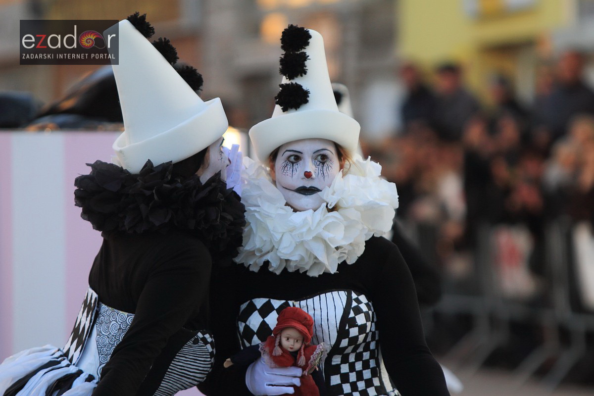 Maškarana povorka Velike Bake u Murteru