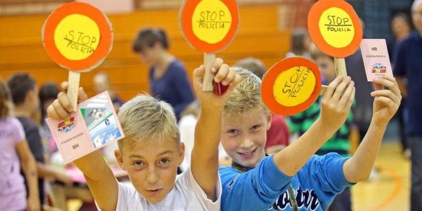 Postujte nase znakove, prvašići. Photo: Igor Kralj/PIXSELL Postujte nase znakove, prvašići. Photo: Igor Kralj/PIXSELL